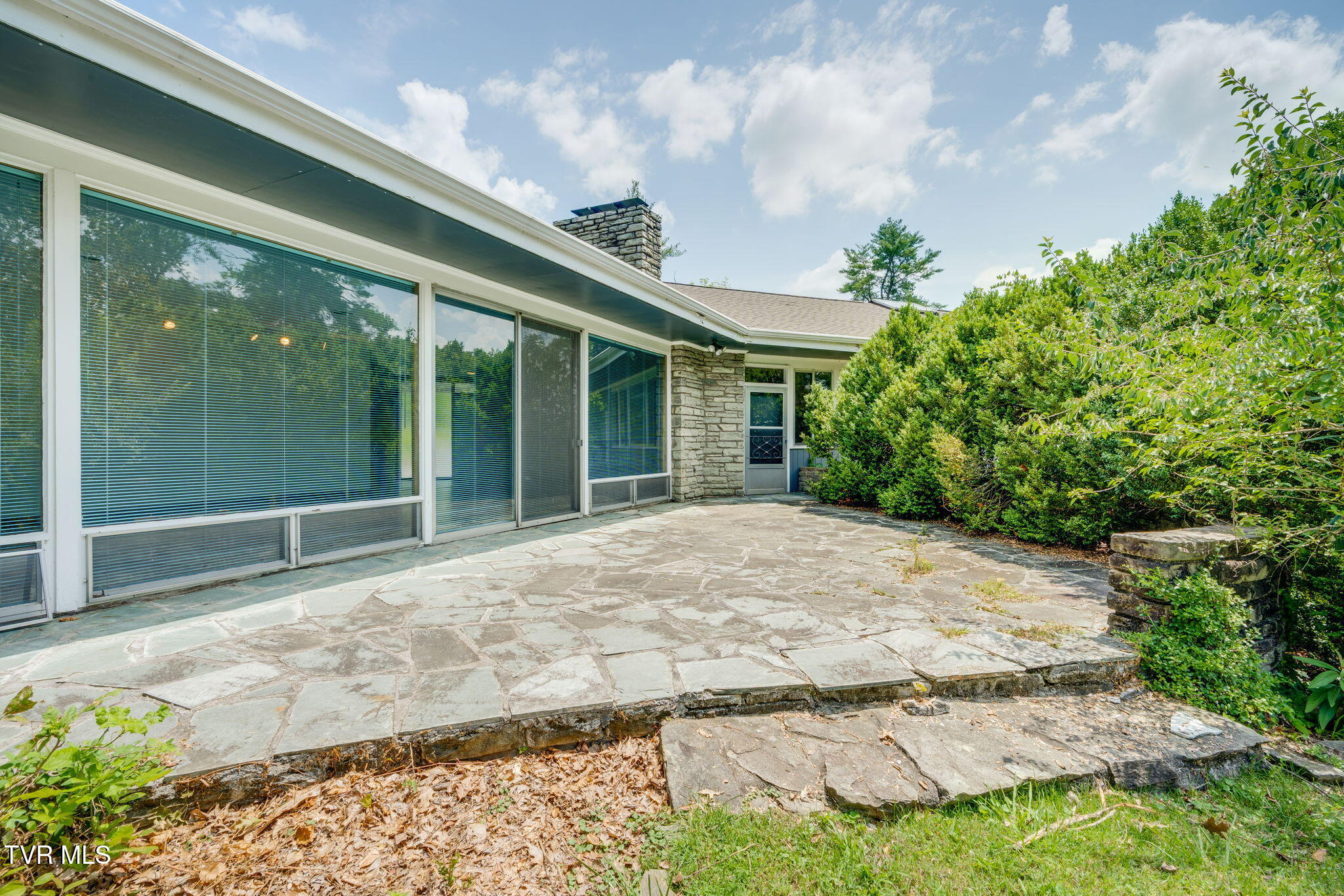 209 Maple Tree Drive Bristol, TN 37620 - Photo 11 of 53 044