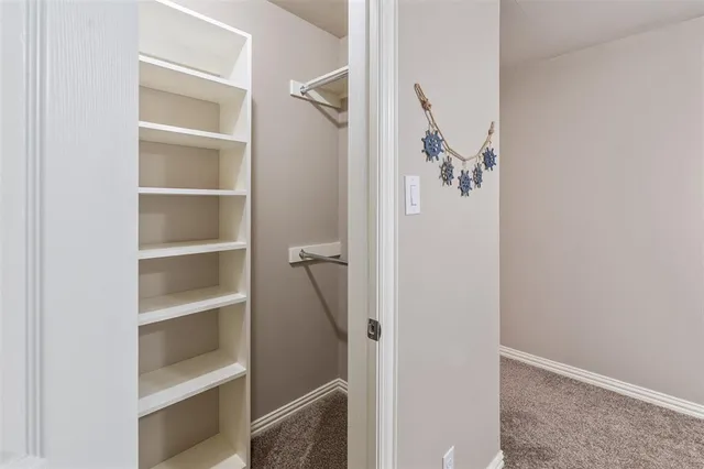 $949,999 | 8014 Blue Bird Lane, Athens, TX 75752