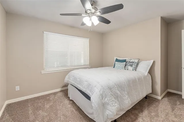 $949,999 | 8014 Blue Bird Lane, Athens, TX 75752