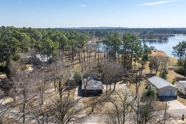 $949,999 | 8014 Blue Bird Lane, Athens, TX 75752