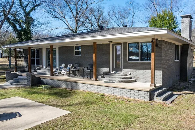 $949,999 | 8014 Blue Bird Lane, Athens, TX 75752