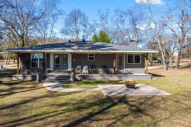 $949,999 | 8014 Blue Bird Lane, Athens, TX 75752