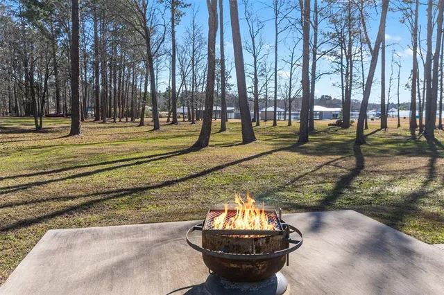 $949,999 | 8014 Blue Bird Lane, Athens, TX 75752