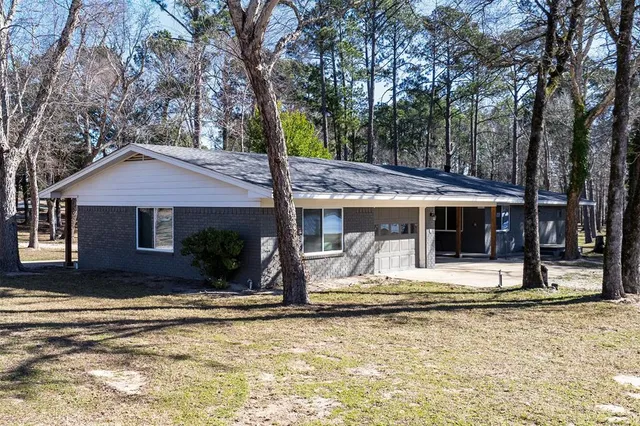 $949,999 | 8014 Blue Bird Lane, Athens, TX 75752