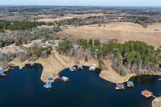 $949,999 | 8014 Blue Bird Lane, Athens, TX 75752