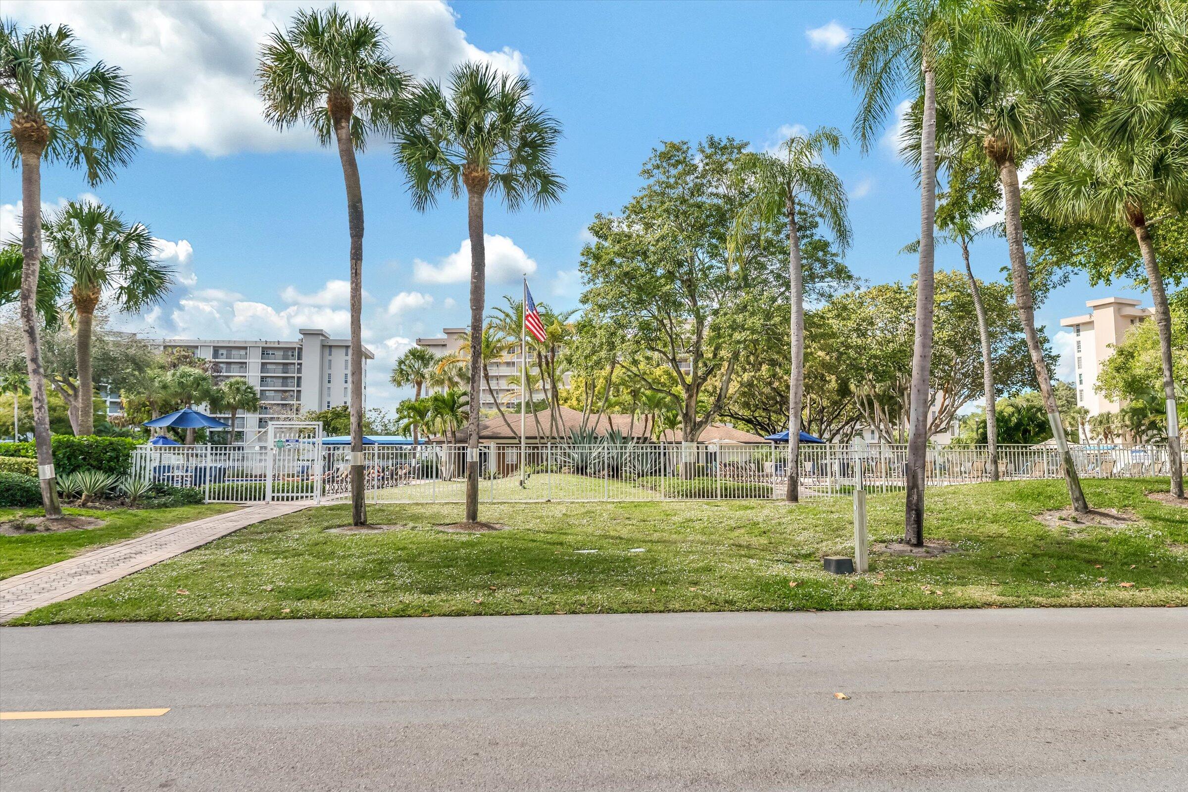 2600 South Course Drive, Unit 610 Pompano Beach, FL 33069 - Photo 5 of 33 a view of a park