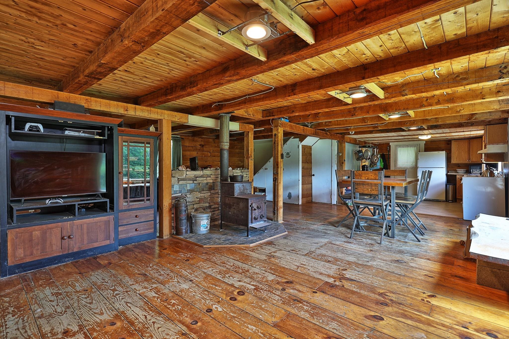 810 Crown Point Road Plymouth, VT 05056 - Photo 3 of 36 Gallery Image 3