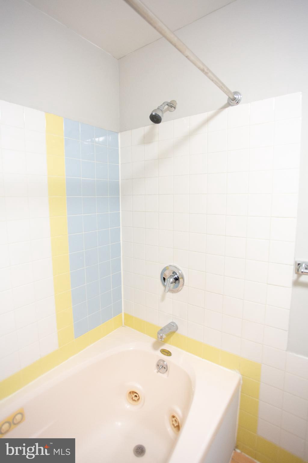715 South 3rd Street, Unit 204 Philadelphia, PA 19147 - Photo 11 of 28 a bathroom with a tub and shower