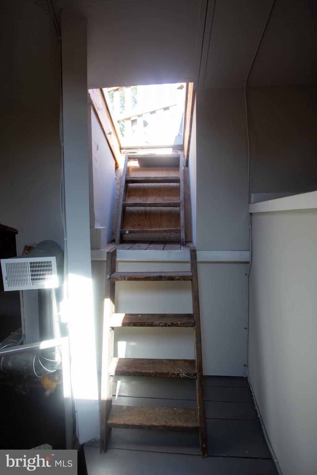 715 South 3rd Street, Unit 204 Philadelphia, PA 19147 - Photo 23 of 28 a view of entryway