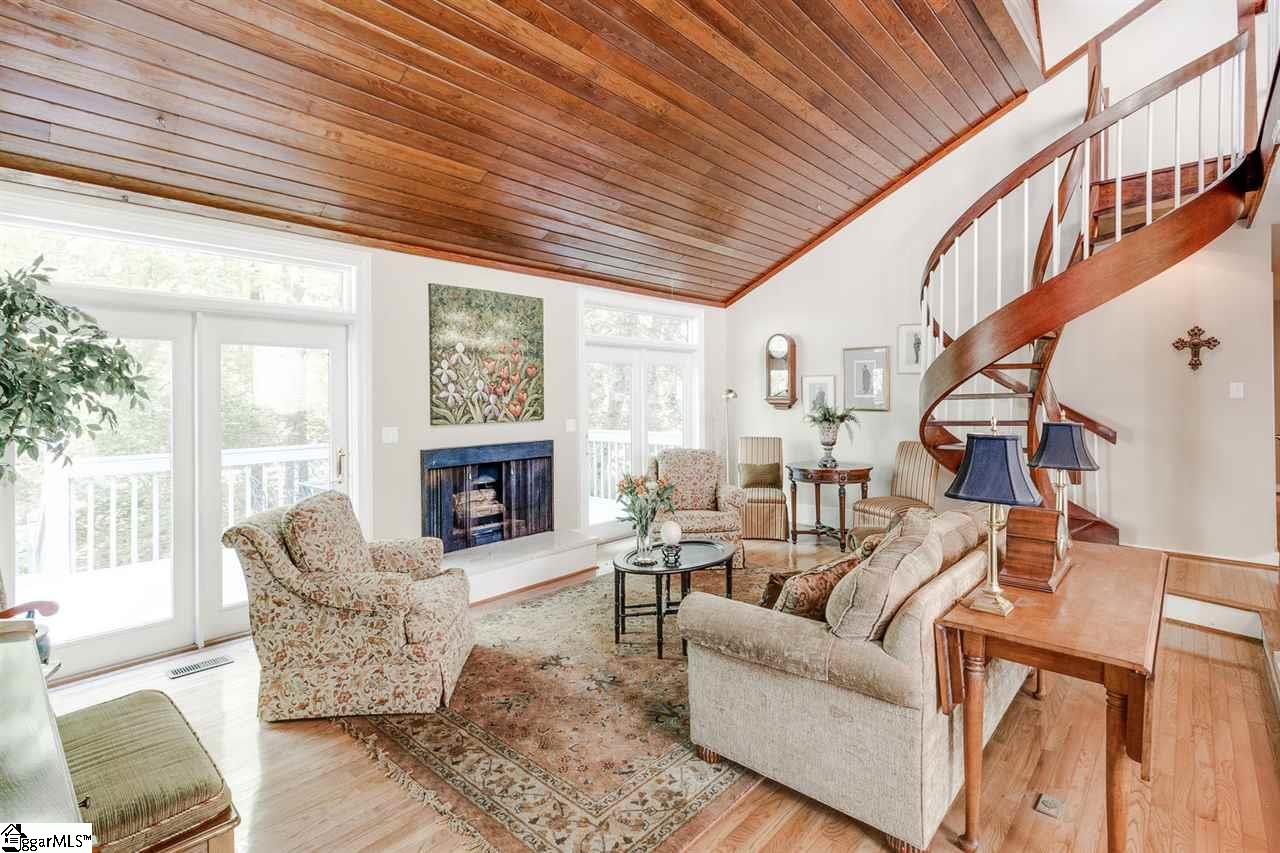 312 Hammett Road Greer, SC 29650 - Photo 4 of 36 Gallery Image 4