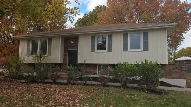 $320,000 | 518 Southeast Timbercreek Lane, Lee's Summit, MO 64063