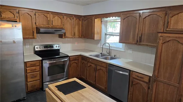 $320,000 | 518 Southeast Timbercreek Lane, Lee's Summit, MO 64063