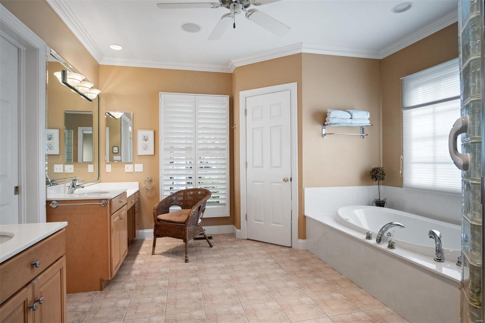 9740 Conway Road St. Louis, MO 63124 - Photo 24 of 37