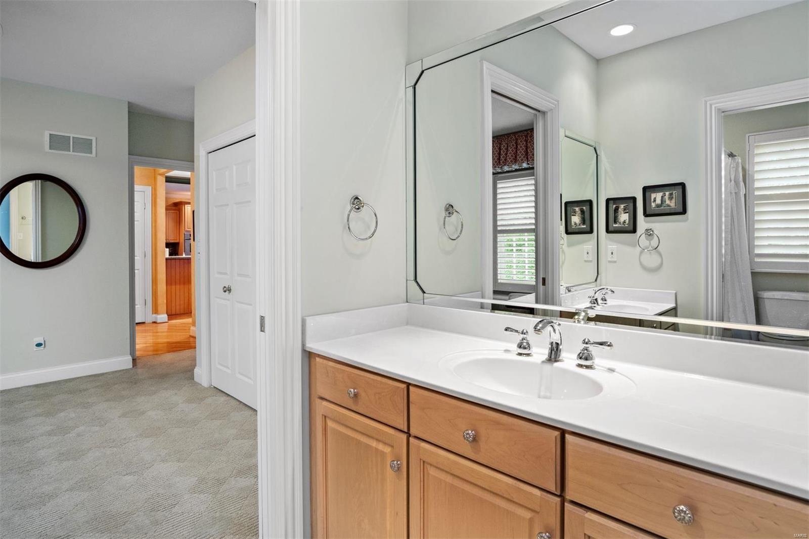 9740 Conway Road St. Louis, MO 63124 - Photo 29 of 37