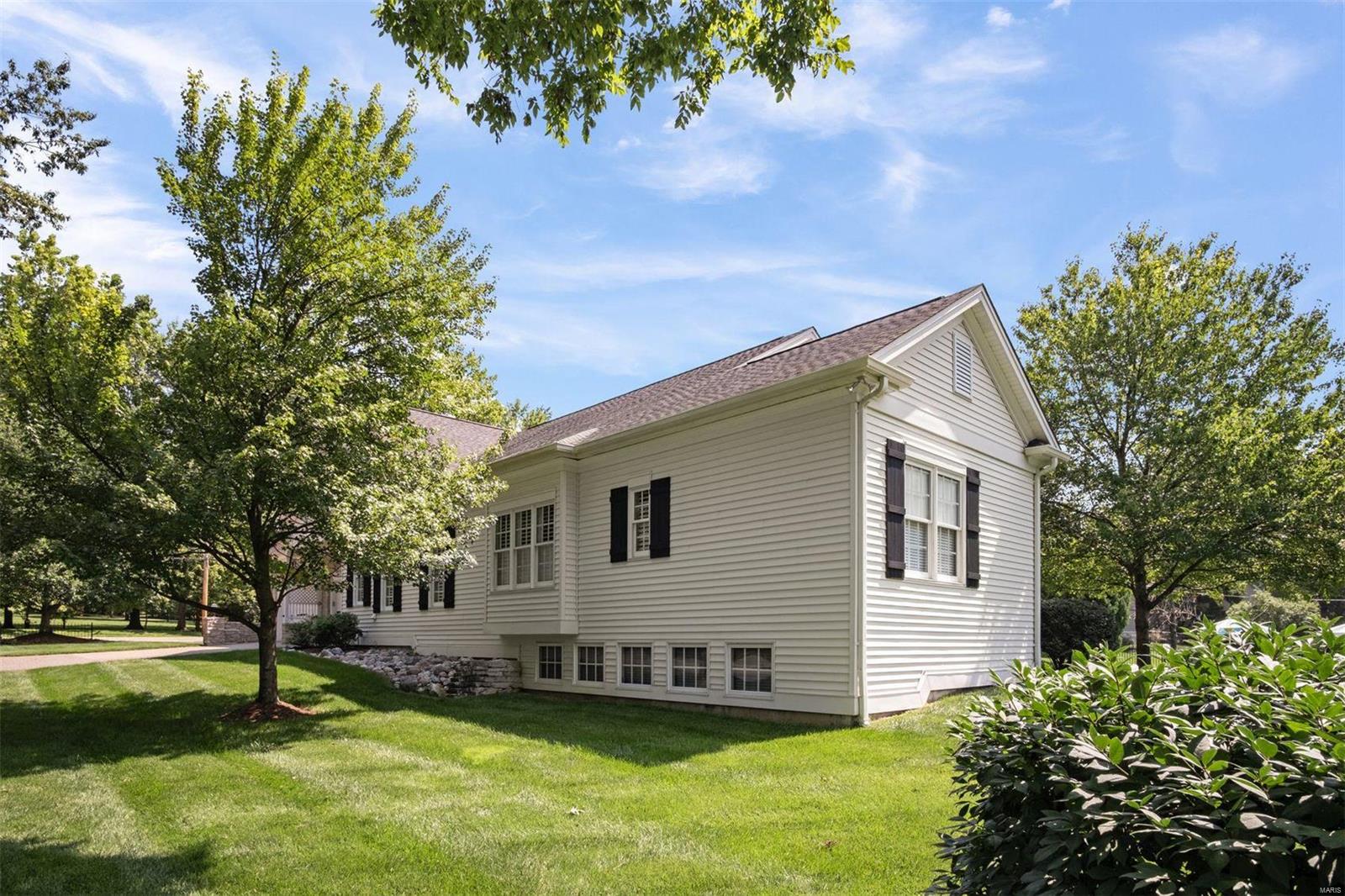 9740 Conway Road St. Louis, MO 63124 - Photo 9 of 37