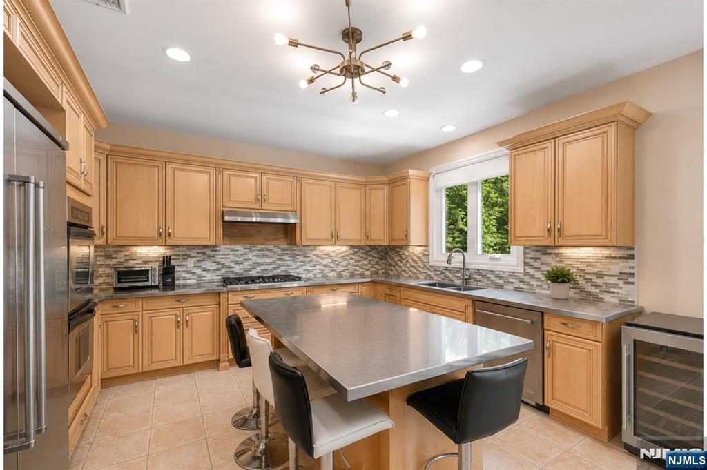 1152 Cumbermeade Road Fort Lee, NJ 07024 - Photo 16 of 42