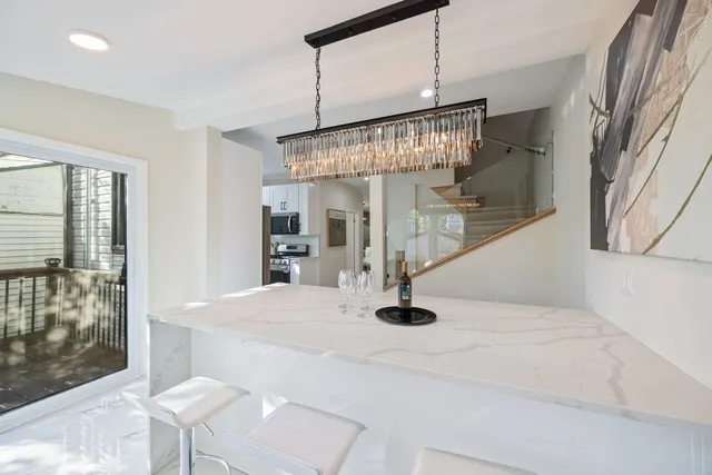 $770,000 | 4143 North Drake Avenue, Chicago, IL 60618