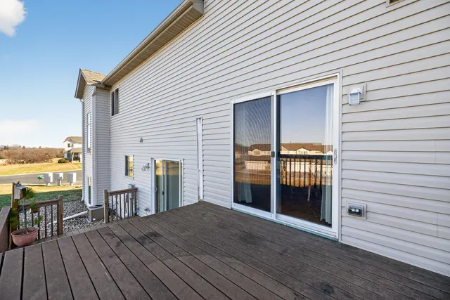 $230,000 | 740 Baylee Place Southwest, Pine Island, MN 55963