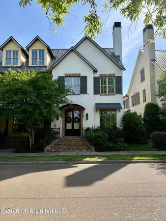 $635,000 | 210 Eastpark Street, Ridgeland, MS 39157