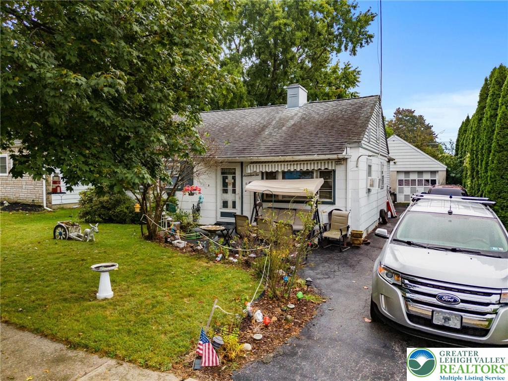 1710 North Boulevard Bethlehem, PA 18017 - Photo 4 of 45