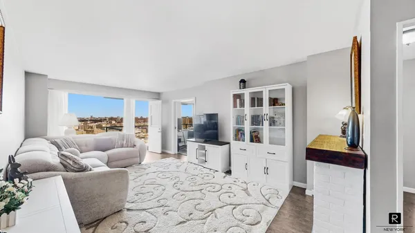 $425,000 | 1020 Grand Concourse, Unit 17V | Concourse Village