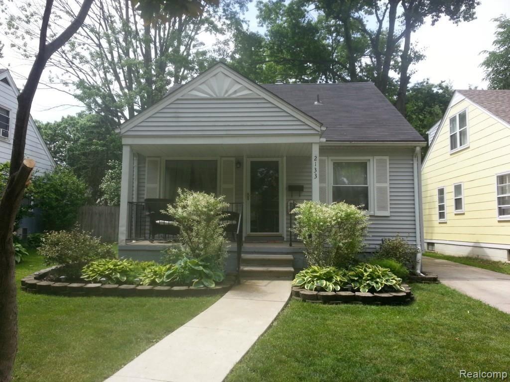 2133 Roslyn Road Grosse Pointe, MI 48236 - Photo 1 of 17 2014-06-12 11.43