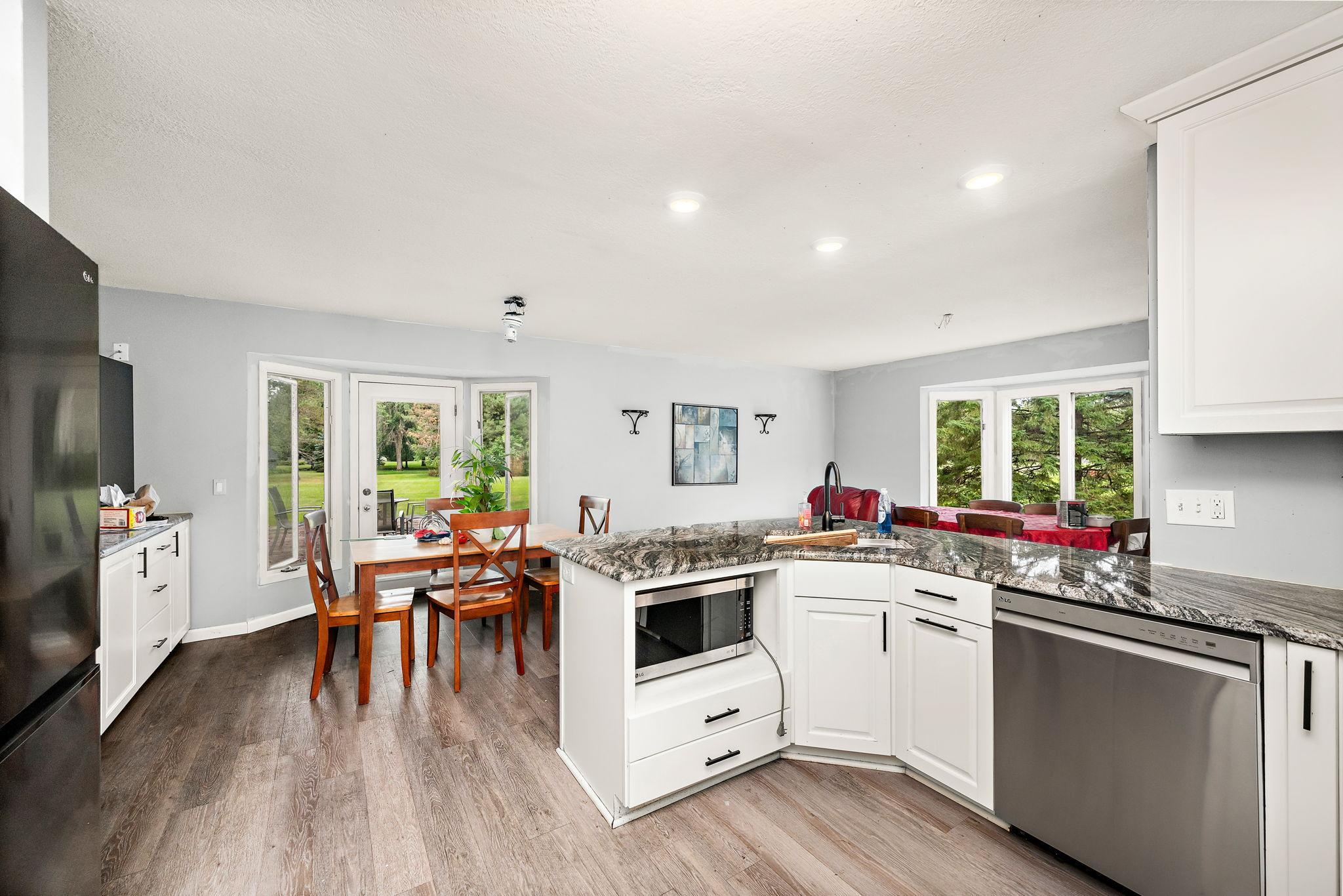26450 Smithtown Road Shorewood, MN 55331 - Photo 8 of 27 Gallery Image 8