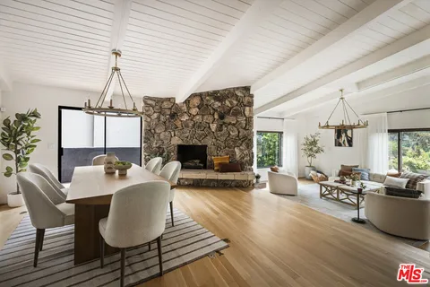 $1,900,000 | 2426 Cazaux Place, Los Angeles, CA 90068