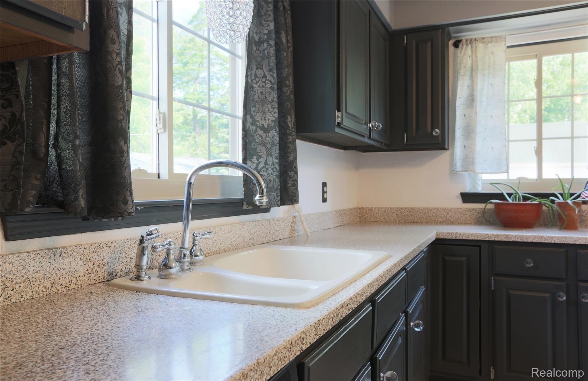 306 East Gates Street Romeo, MI 48065 - Photo 8 of 19 0I0A5111.jpeg