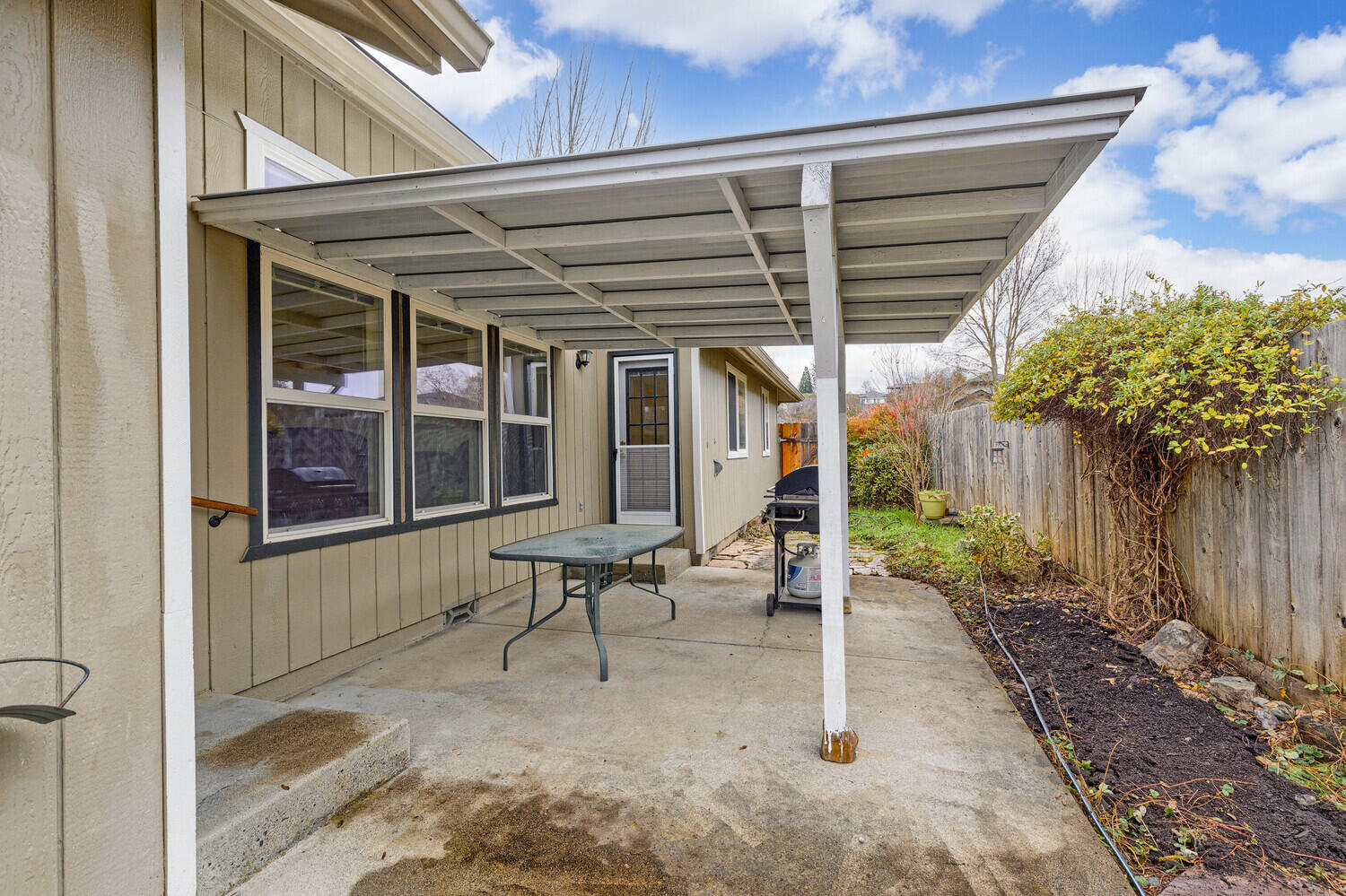 1820 West Harbeck Road Grants Pass, OR 97527 - Photo 13 of 30 06_WH_5_mls