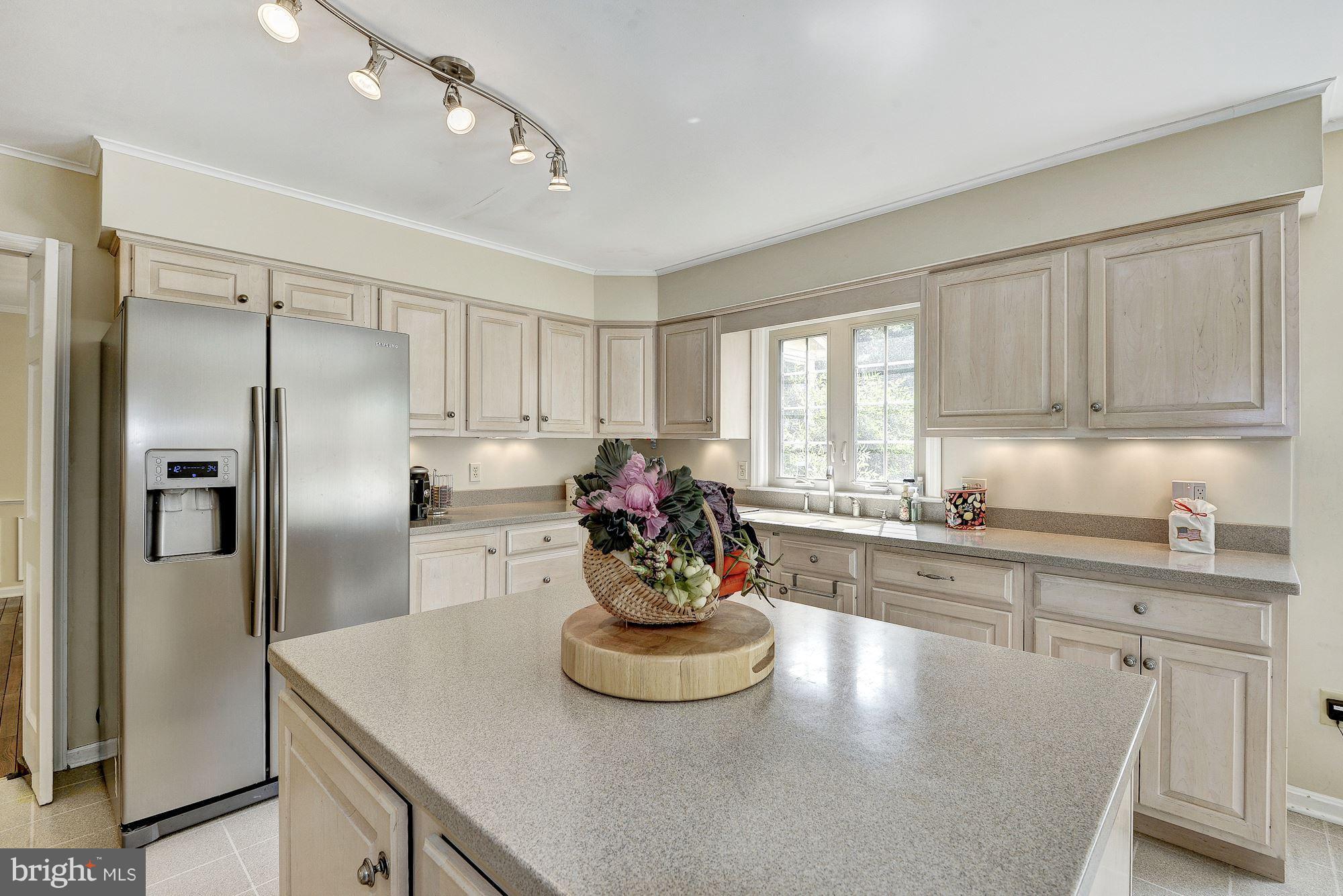 335 Locust Dale Road Front Royal, VA 22630 - Photo 15 of 26 Kitchen with center island