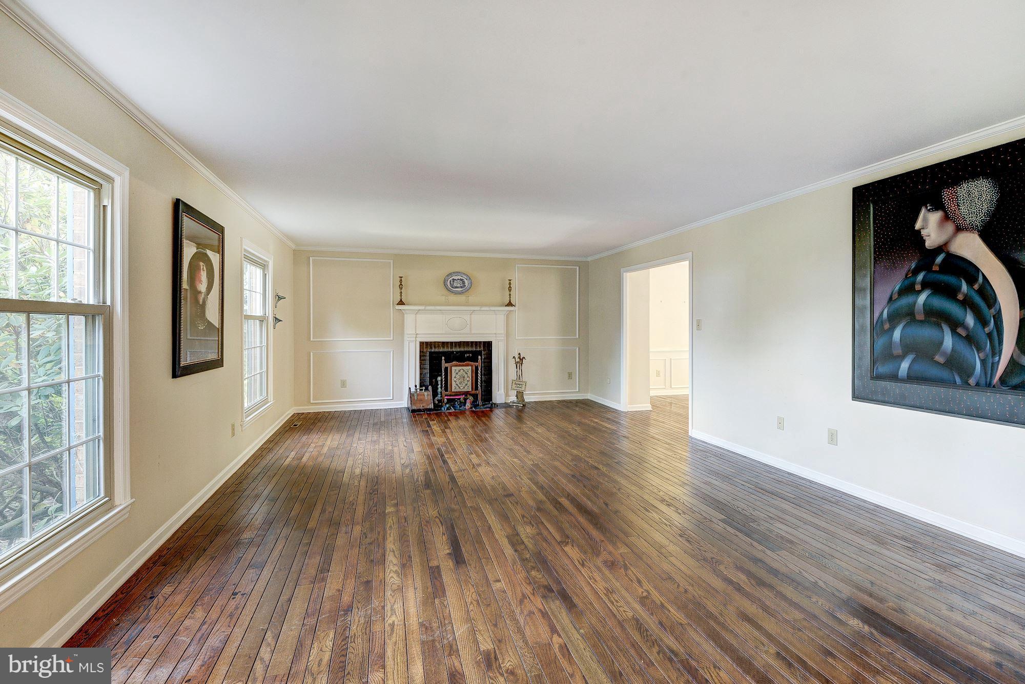 335 Locust Dale Road Front Royal, VA 22630 - Photo 9 of 26 Living Room