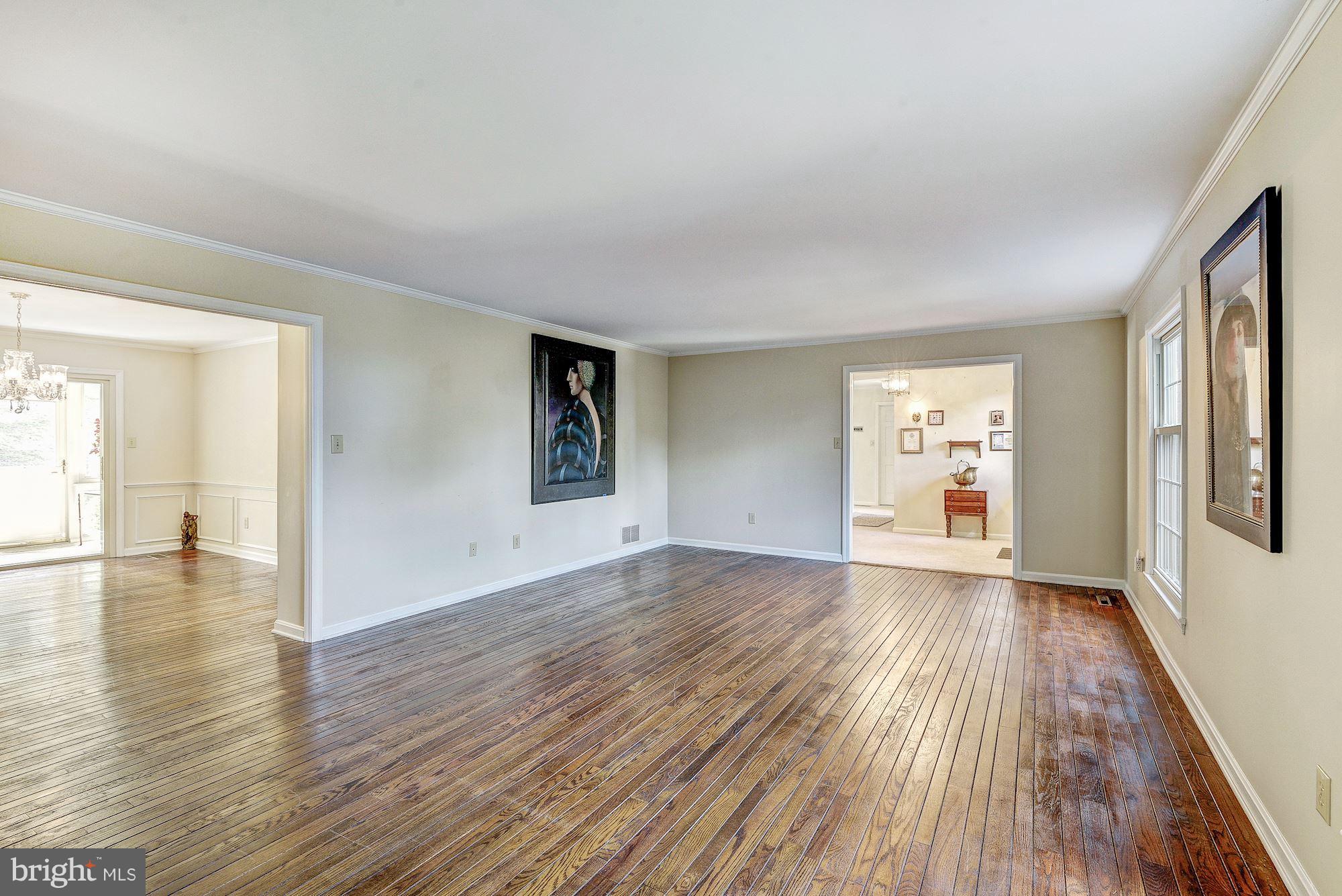 335 Locust Dale Road Front Royal, VA 22630 - Photo 10 of 26 Living Room