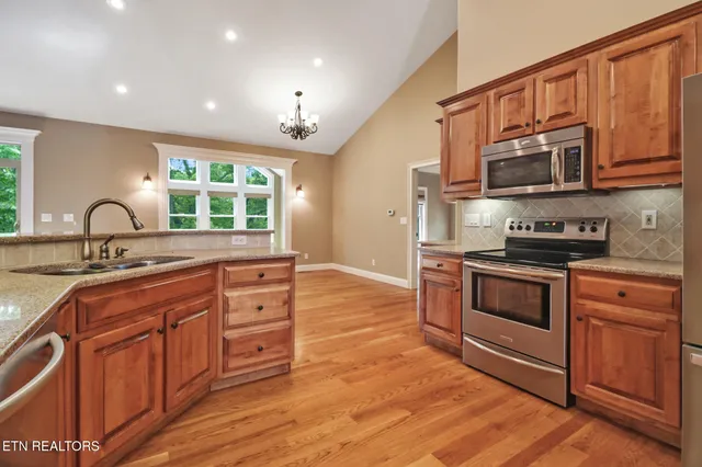 $598,000 | 124 Lynhurst Drive, Crossville, TN 38558