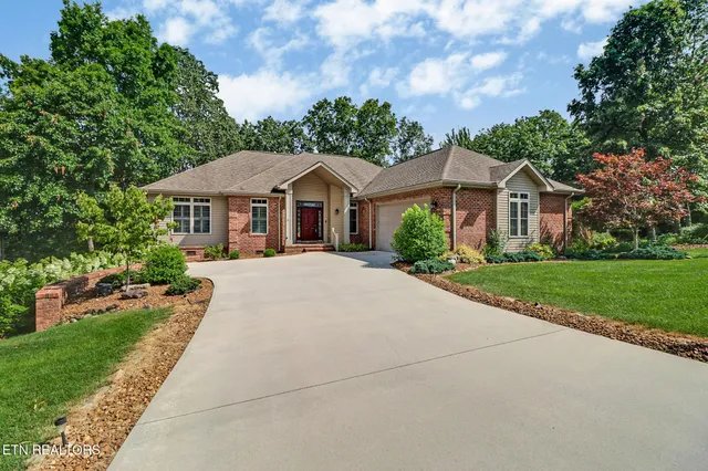 $598,000 | 124 Lynhurst Drive, Crossville, TN 38558