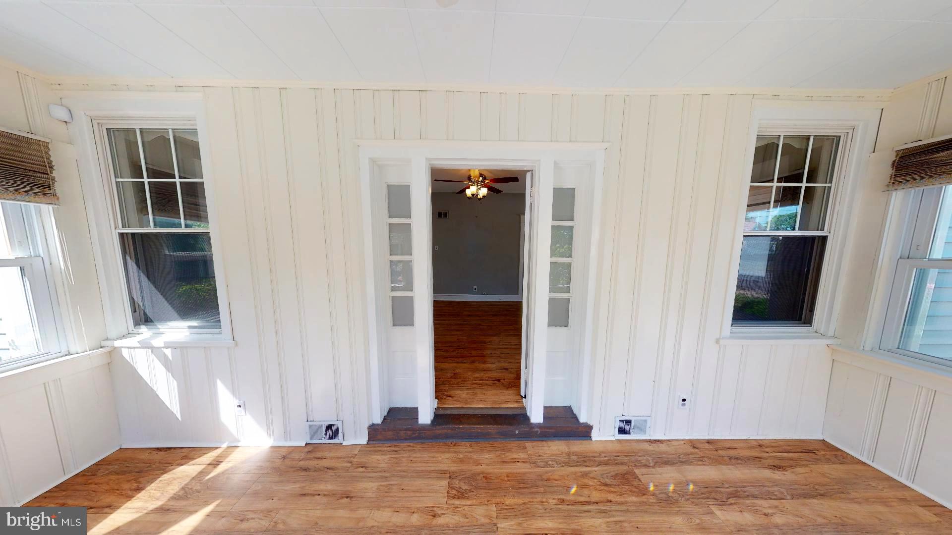 430 Delaware Avenue Riverside, NJ 08075 - Photo 3 of 39