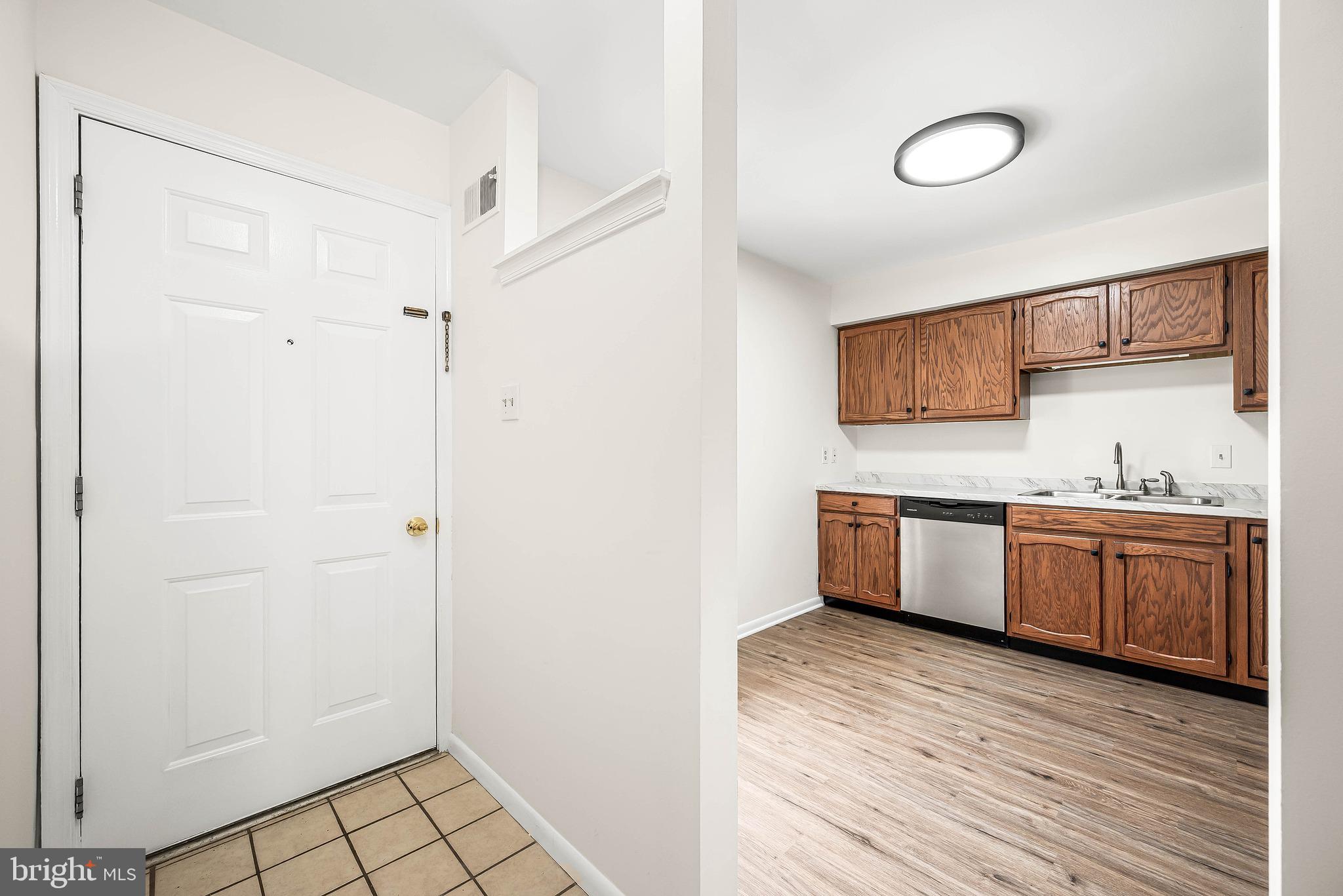 306 Valley Stream Lane, Unit 306 Chesterbrook, PA 19087 - Photo 5 of 23 Gallery Image 5