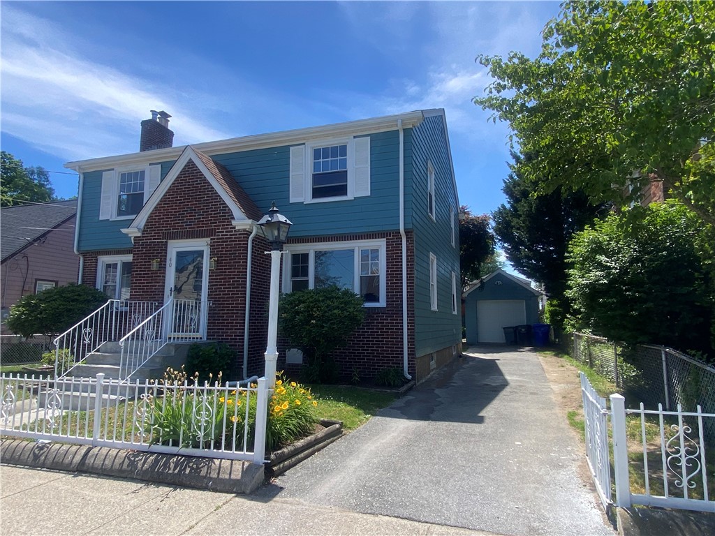 40 Amherst Avenue Pawtucket, RI 02860 - Photo 3 of 26