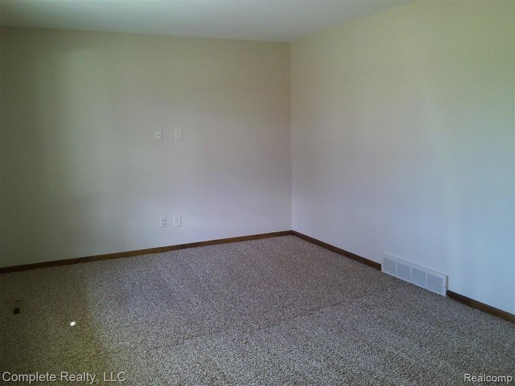 1462 Morrish Road Flint, MI 48532 - Photo 2 of 22 New Carpet