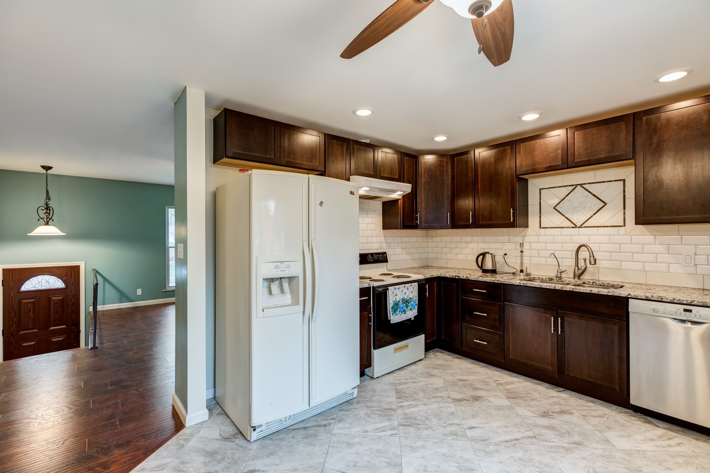 817 Stonebridge Road Evansville, IN 47710 - Photo 3 of 15 Gallery Image 3