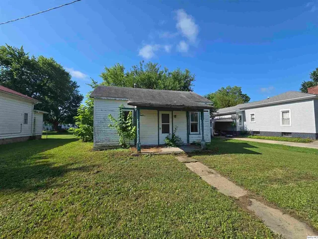 $8,500 | 309 East Main Street, Clayton, IL 62324