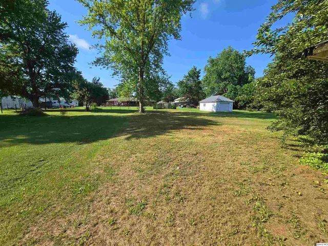 $8,500 | 309 East Main Street, Clayton, IL 62324