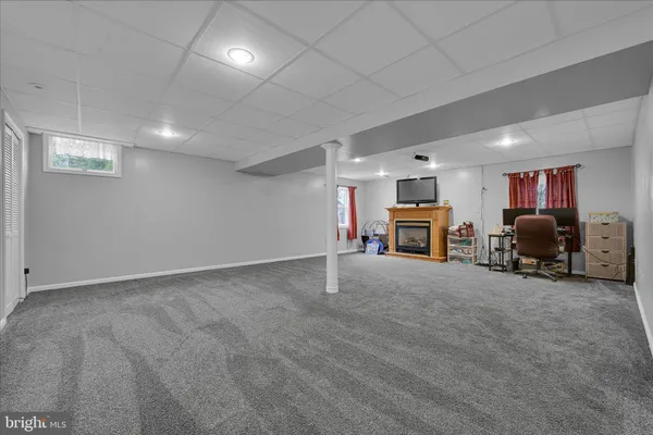 a view of a livingroom with furniture