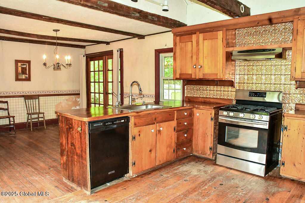 185 Stanton Road Coeymans, NY 12046 - Photo 6 of 27 DSC_0357