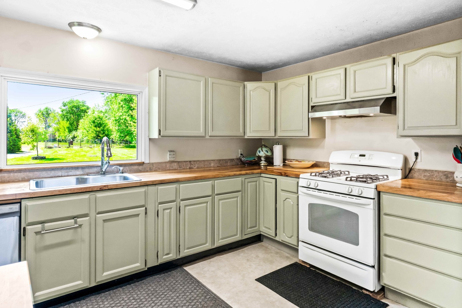 209 Woodrig Road Bloomington, IL 61704 - Photo 20 of 49