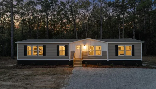 $284,000 | 319 Hickory Nut Way, Cross, SC 29436