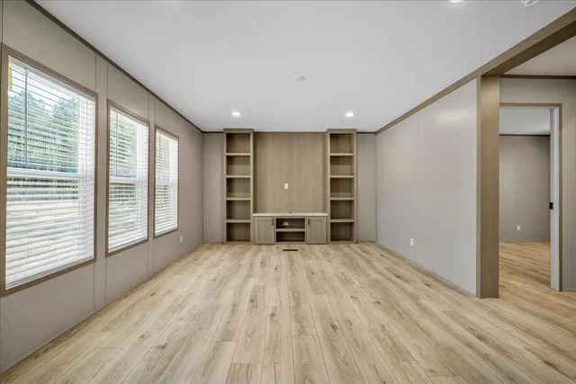 $284,000 | 319 Hickory Nut Way, Cross, SC 29436