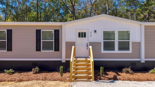 $284,000 | 319 Hickory Nut Way, Cross, SC 29436