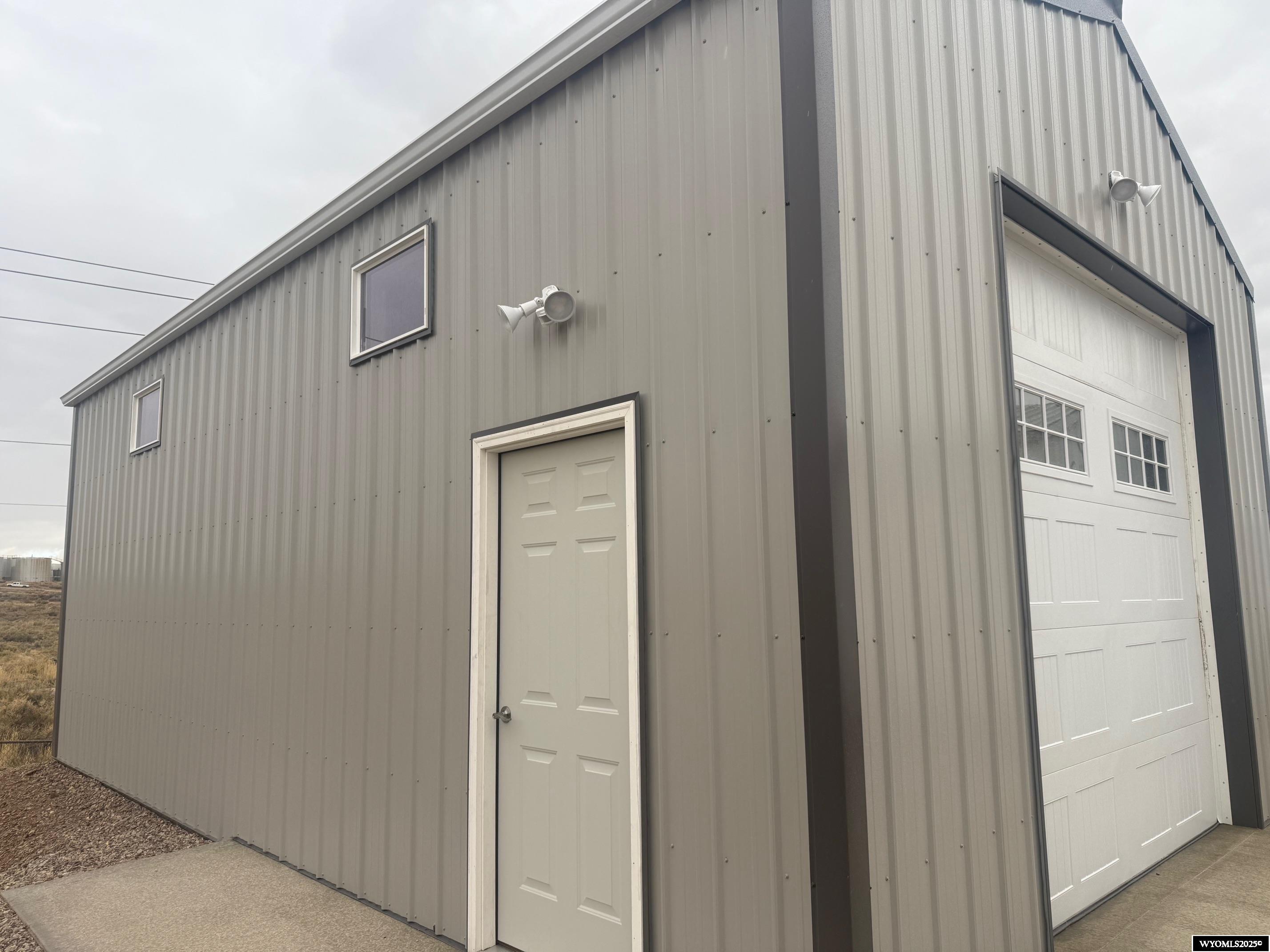 821 Ash Street Rawlins, WY 82301 - Photo 3 of 18