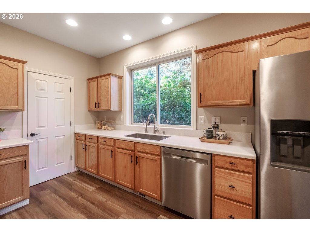 15520 Southwest Neptune Lane Beaverton, OR 97007 - Photo 10 of 29